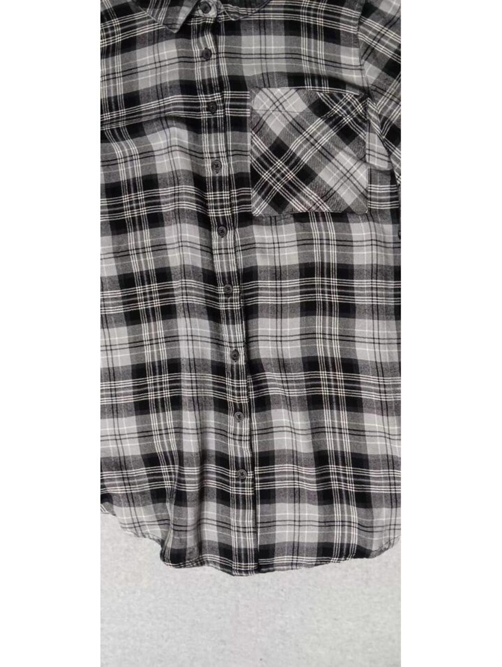 Torrid Long Sleeve Button Up Flannel Shirt Womens Size 5XL Gray Plaid Super Soft - Picture 12 of 12